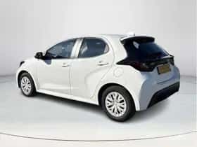 Toyota Yaris (2022) thumbnail 3
