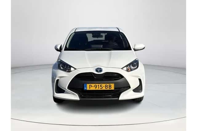 Toyota Yaris (2022) thumbnail 4