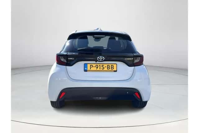 Toyota Yaris (2022) thumbnail 5