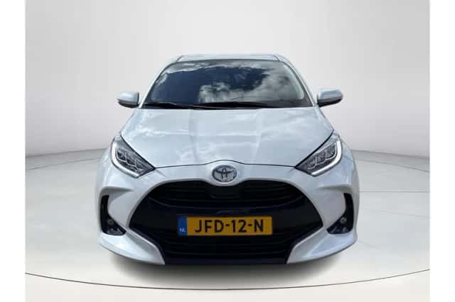 Toyota Yaris (2025) thumbnail 4