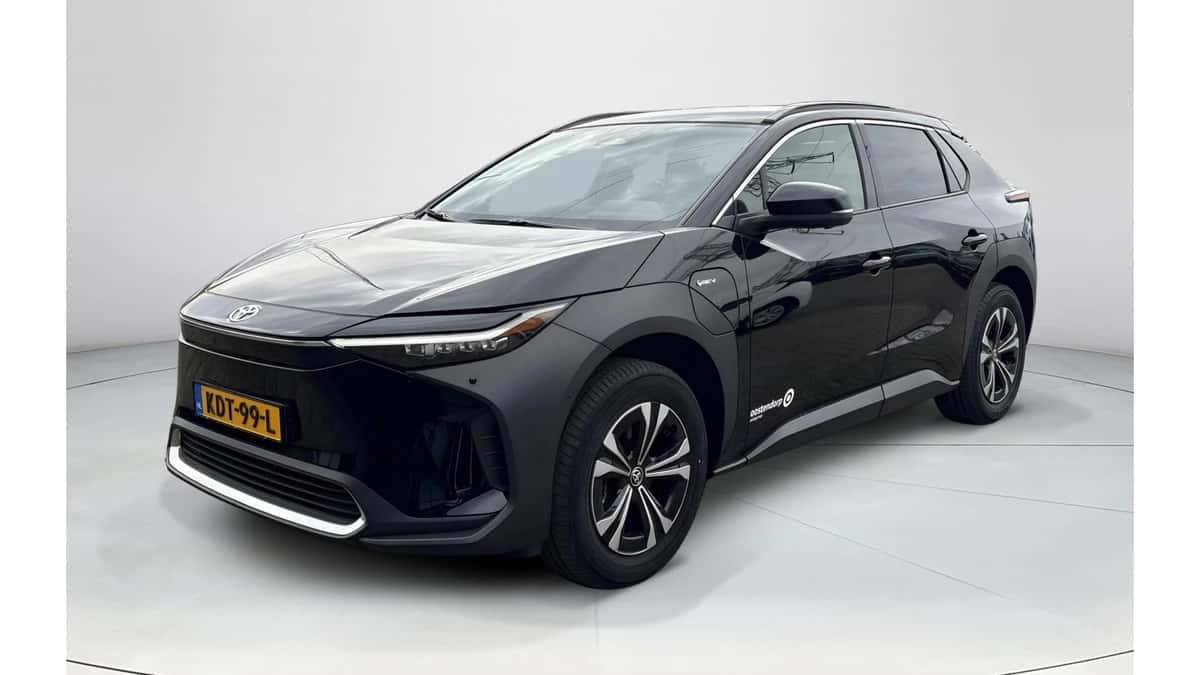 Toyota bZ4X (2026) — foto 1