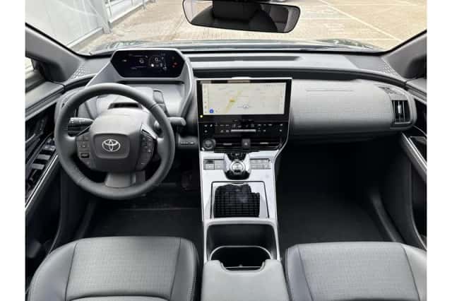 Toyota bZ4X (2026) thumbnail 6