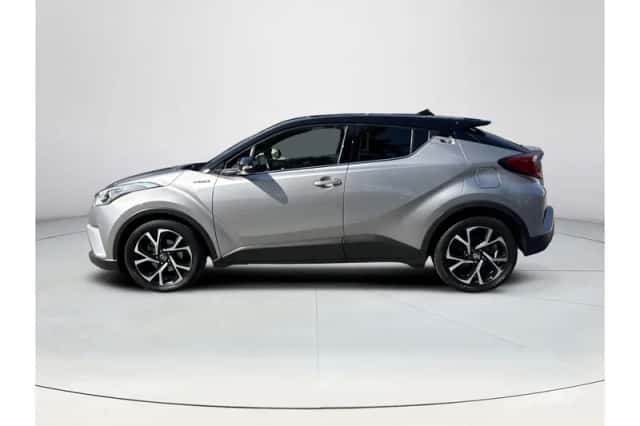 Toyota C-HR (2017) thumbnail 2