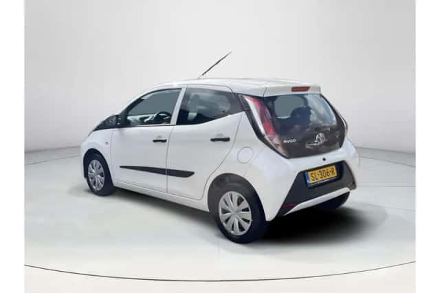 Toyota Aygo (2018) thumbnail 3