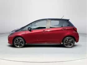 Toyota Yaris (2017) thumbnail 2