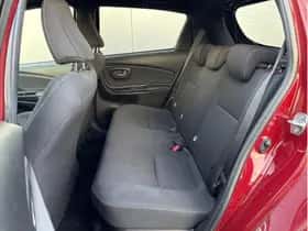 Toyota Yaris (2017) thumbnail 11