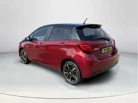 Toyota Yaris (2017) thumbnail 3
