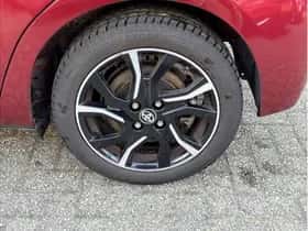 Toyota Yaris (2017) thumbnail 27