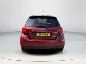 Toyota Yaris (2017) thumbnail 4
