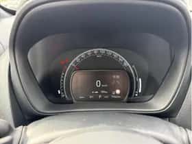 Toyota Aygo X (2022) thumbnail 9
