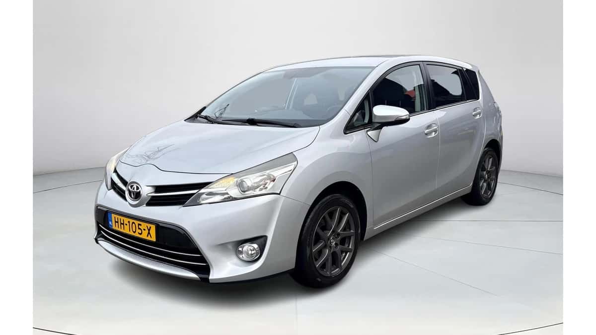 Toyota Verso (2015) — foto 1