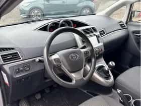 Toyota Verso (2015) thumbnail 15