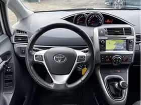 Toyota Verso (2015) thumbnail 22