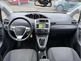 Toyota Verso (2015) thumbnail 6