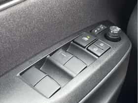 Toyota Yaris Cross (2025) thumbnail 23