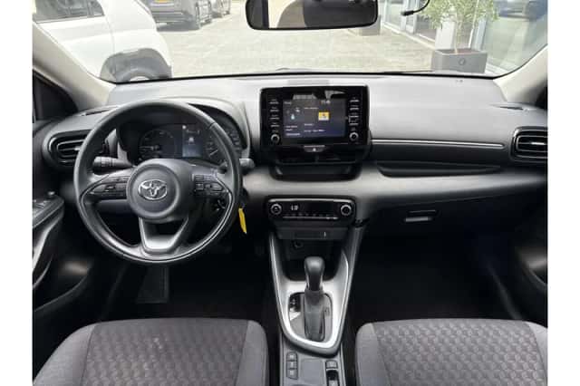 Toyota Yaris (2023) thumbnail 6