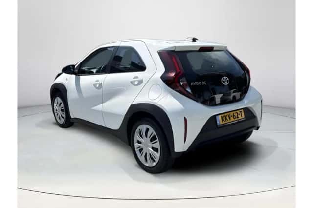 Toyota Aygo X (2023) thumbnail 3