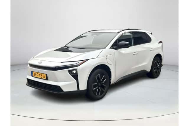 Toyota bZ4X (2025) thumbnail 1