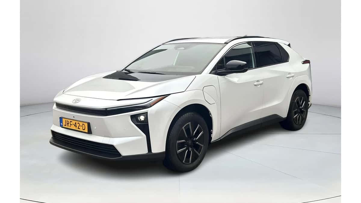 Toyota bZ4X (2025) — foto 1