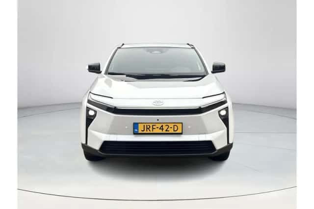 Toyota bZ4X (2025) thumbnail 4