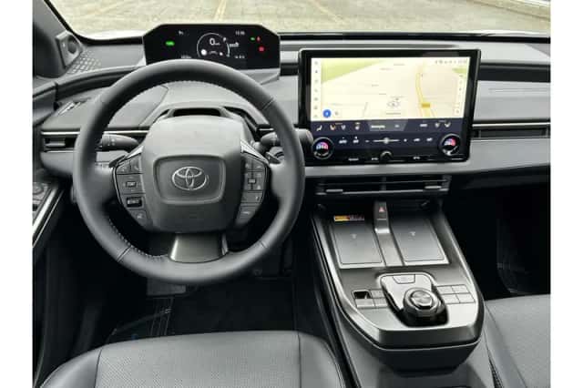 Toyota bZ4X (2025) thumbnail 6