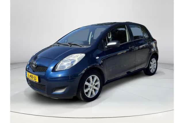 Toyota Yaris (2011) thumbnail 1