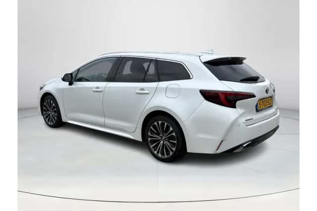 Toyota Corolla (2023) thumbnail 3