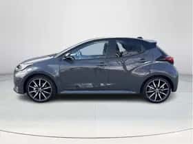 Toyota Yaris (2025) thumbnail 2