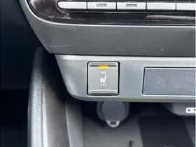 Toyota Yaris (2025) thumbnail 18