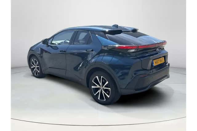 Toyota C-HR (2025) thumbnail 3