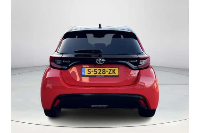 Toyota Yaris (2021) thumbnail 5
