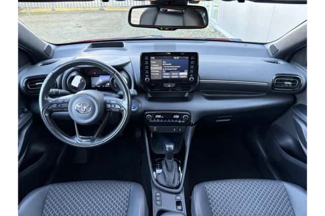 Toyota Yaris (2021) thumbnail 6
