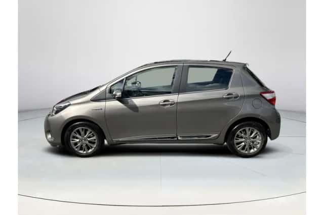 Toyota Yaris (2018) thumbnail 2