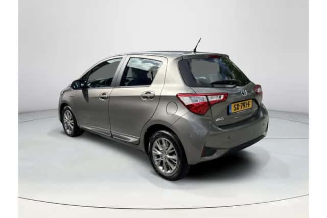 Toyota Yaris (2018) thumbnail 3