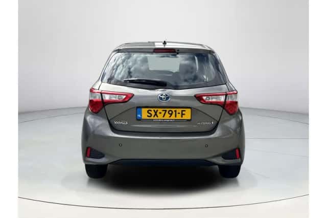 Toyota Yaris (2018) thumbnail 5