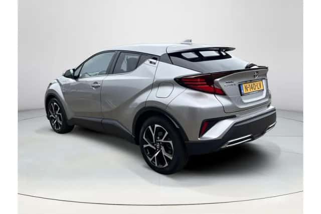 Toyota C-HR (2021) thumbnail 3