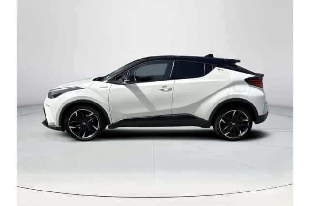 Toyota C-HR (2021) thumbnail 2