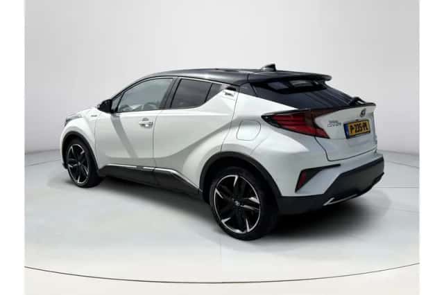 Toyota C-HR (2021) thumbnail 3