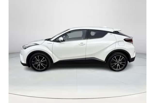 Toyota C-HR (2019) thumbnail 2