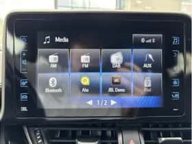 Toyota C-HR (2019) thumbnail 13