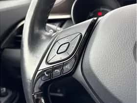 Toyota C-HR (2019) thumbnail 16