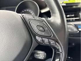 Toyota C-HR (2019) thumbnail 17