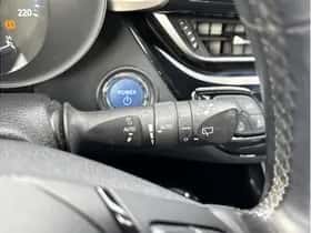 Toyota C-HR (2019) thumbnail 22