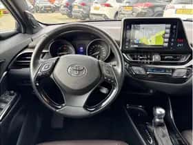 Toyota C-HR (2019) thumbnail 23
