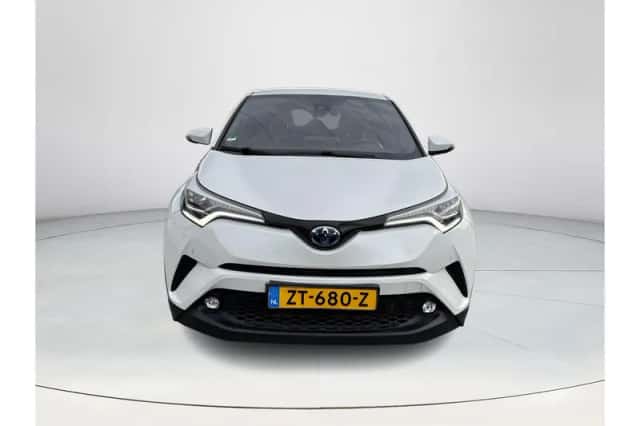 Toyota C-HR (2019) thumbnail 4