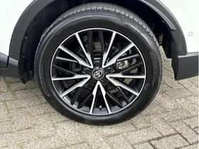Toyota C-HR (2019) thumbnail 31