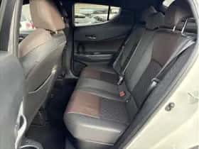 Toyota C-HR (2019) thumbnail 9