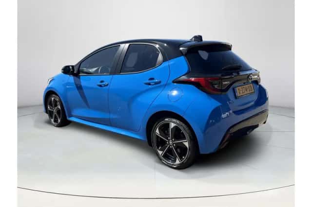 Toyota Yaris (2024) thumbnail 3