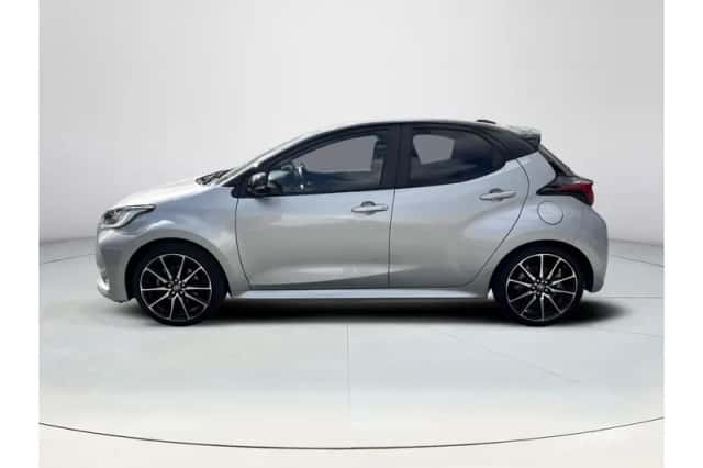 Toyota Yaris (2024) thumbnail 2