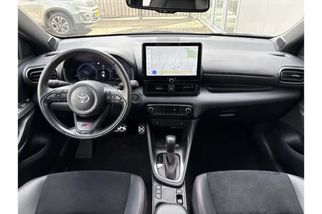 Toyota Yaris (2024) thumbnail 6